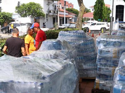 Ciudadanos en Panamá donan cien toneladas de ayuda humanitaria para Venezuela
