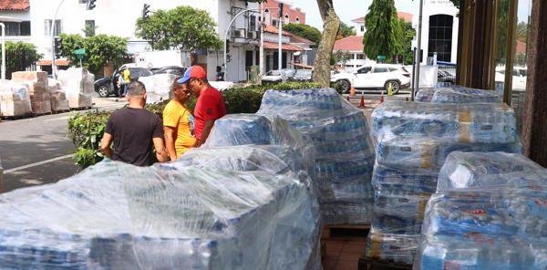 Ciudadanos en Panamá donan cien toneladas de ayuda humanitaria para Venezuela