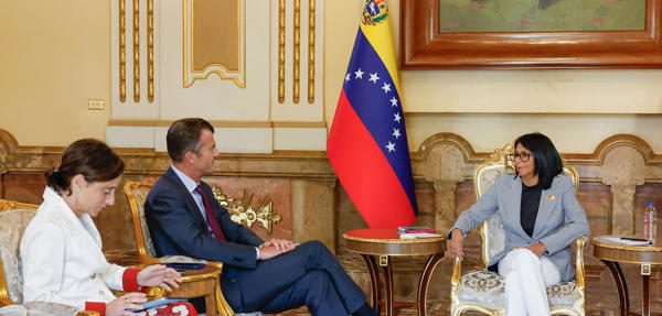 Venezuela y Organización Ítalo-Latinoamericana evalúan cooperación internacional
