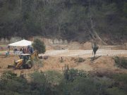 Centenares de víctimas sin identificar de terremotos son enterradas en La Guaira