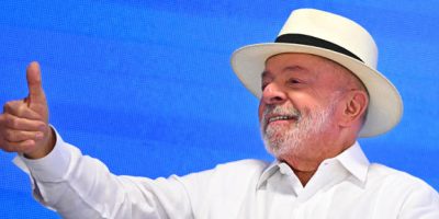 La ventaja de Lula sobre Flávio Bolsonaro aumenta a ocho puntos en último sondeo electoral