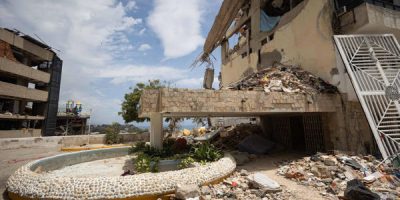 Familias piden no demoler los edificios sin sacar los cuerpos tras terremoto en Venezuela