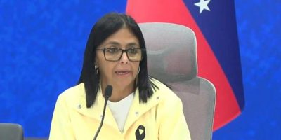 Delcy Rodríguez anuncia conversaciones con EEUU y el FMI para reconstruir infraestructura