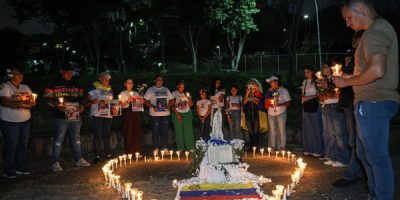 Familiares denuncian abandono a los presos políticos en Venezuela tras el doble terremoto