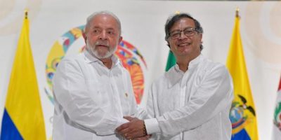 Petro se compromete ante Lula a promover una transición pacífica de Gobierno en Colombia