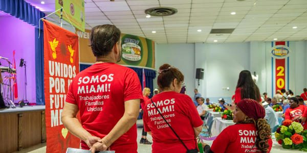 El 77% de trabajadores latinos en Miami cree que la economía e inmigración empeora en EEUU