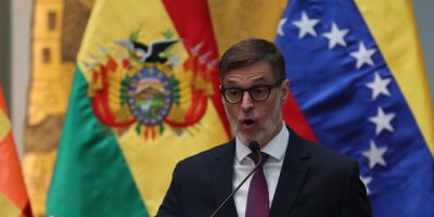 Cancilleres de Bolivia y Venezuela hablan por teléfono para fortalecer relación bilateral (Félix Plasencia)