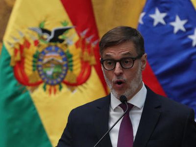 Cancilleres de Bolivia y Venezuela hablan por teléfono para fortalecer relación bilateral (Félix Plasencia)