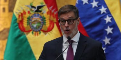 Cancilleres de Bolivia y Venezuela hablan por teléfono para fortalecer relación bilateral (Félix Plasencia)