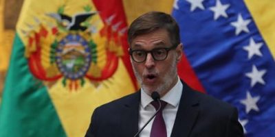 Cancilleres de Bolivia y Venezuela hablan por teléfono para fortalecer relación bilateral (Félix Plasencia)