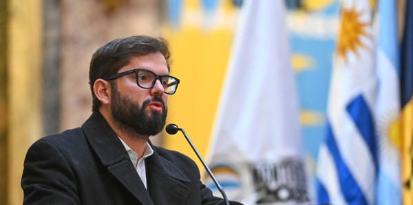 Boric pide coherencia en la política y asegura que Maduro "se había robado las elecciones"