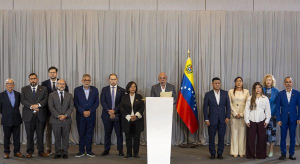 Primeros acuerdos del diálogo en Venezuela apuntan a la Justicia y al oro en Inglaterra