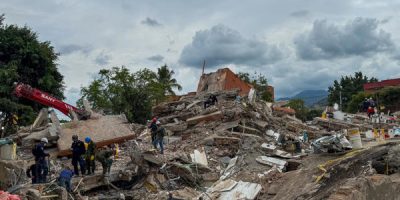 Colombia se centra en sacar cuerpos bajo escombros sin esperanzas de hallar supervivientes