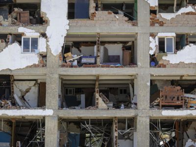 Venezuela busca reparar casi 4.000 viviendas dañadas en La Guaira por los terremotos