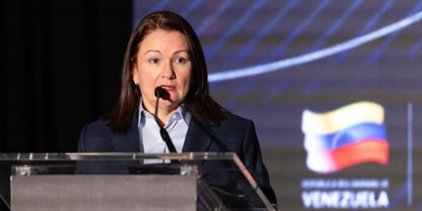 Ministra de Hidrocarburos Paula Henao