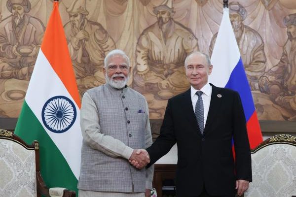 Modi pide el fin de la guerra en Ucrania durante reunión con Putin