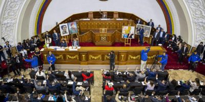 Parlamento de Venezuela nombra una comisión para iniciar proceso de renovación del TSJ