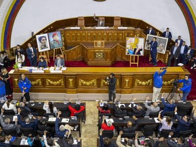Parlamento de Venezuela nombra una comisión para iniciar proceso de renovación del TSJ