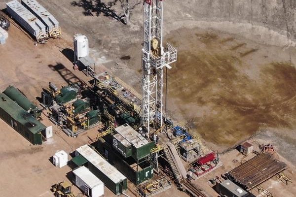El petróleo de Texas cae un 4,5 % ante expectativa de conversaciones entre EEUU e Irán