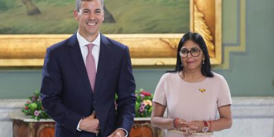 Santiago Peña y Delcy Rodríguez