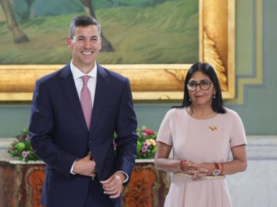 Santiago Peña y Delcy Rodríguez