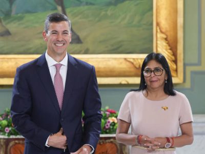 Santiago Peña y Delcy Rodríguez