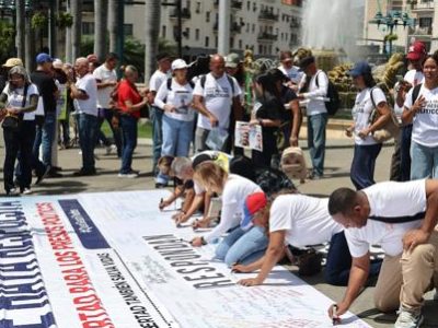 Familias de presos políticos piden a Delcy Rodríguez más liberaciones y responder por DDHH