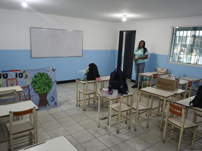 Poca asistencia de alumnos en comienzo de clases en región venezolana devastada por sismos