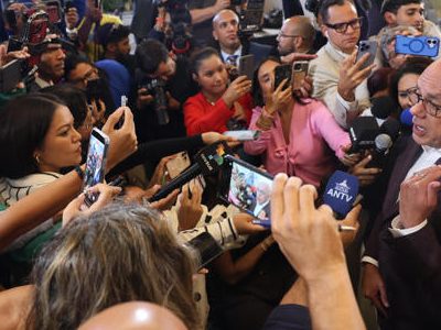 Jefe negociador del chavismo niega que Gobierno impida el regreso de María Corina Machado
