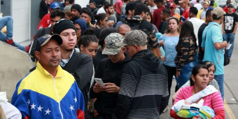 venezolanos-perú-referencial