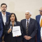 Médicos venezolanos plantean a opositores en el diálogo atender la crisis de salud pública