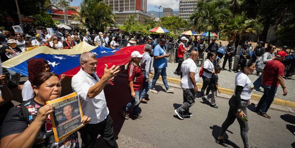 ONG exige medidas ante retardo procesal en casos de presos políticos en Venezuela