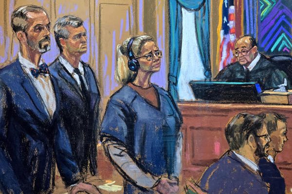 Juez cita a Maduro y a Flores al tribunal mañana para responder a nuevos cargos