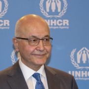 Alto comisionado de ACNUR aborda con Delcy Rodríguez retorno de migrantes y terremotos