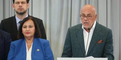 Chavismo y oposición acuerdan revisar leyes y gestionar oro en el tercer ciclo de diálogo
