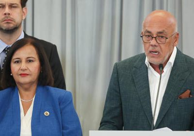 Chavismo y oposición acuerdan revisar leyes y gestionar oro en el tercer ciclo de diálogo