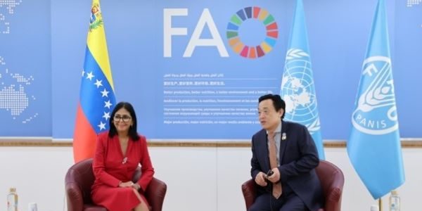 Delcy Rodríguez evalúa con el director general de la FAO el plan para alcanzar «hambre cero» antes de 2030
